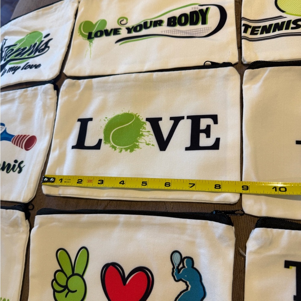 Tennis Goodies  - Bags, Racquet Butt Stickers, Kiss Stickers - Picture 4 of 7